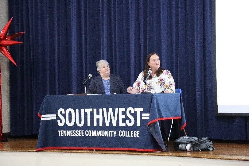 (L-R) Natural science teachers Dr. Penny White (Bartlett High School) and Jenny Keisel (Germantown High School)