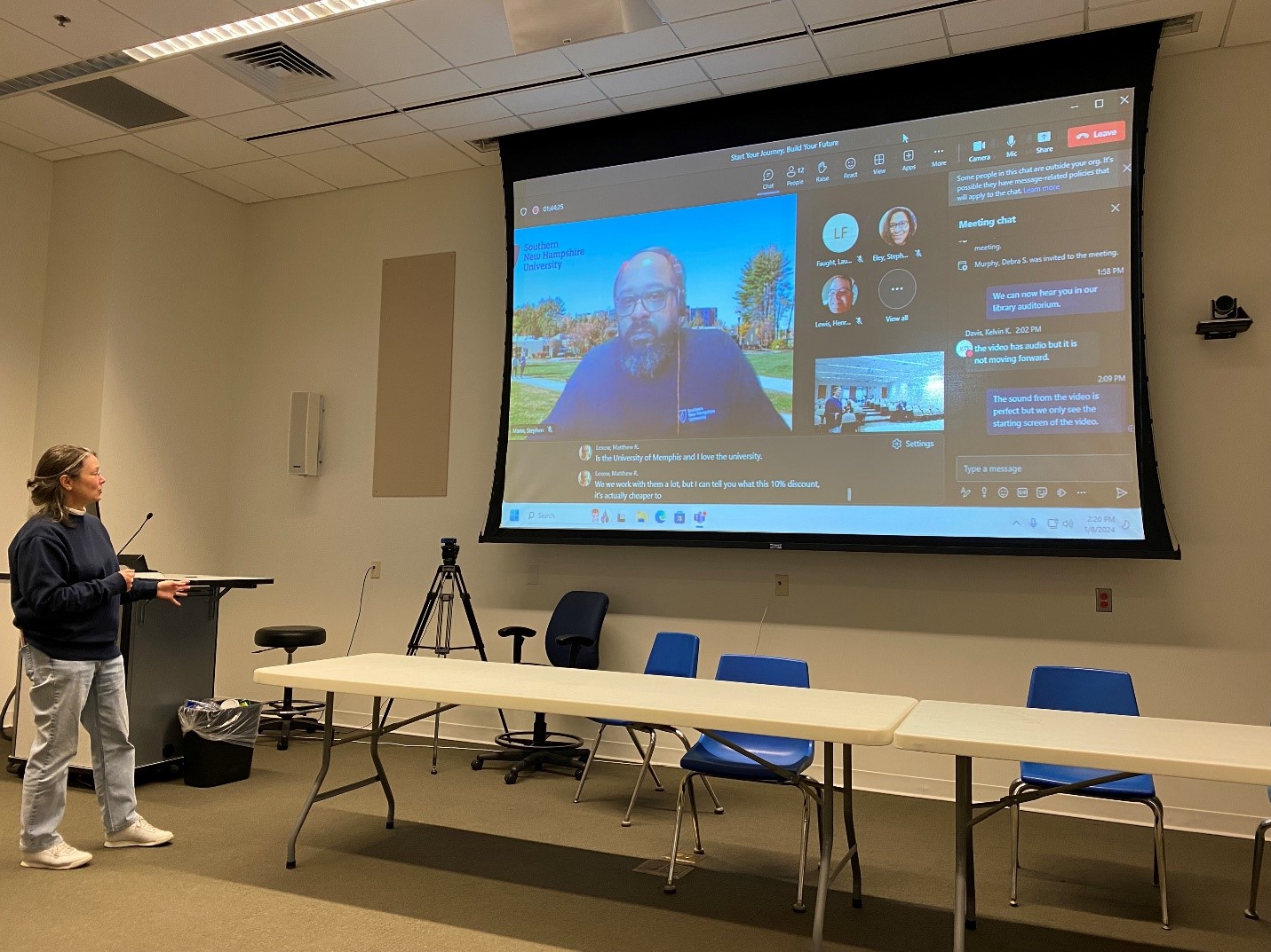 (L-R) Southwest Professor of Business and Legal Studies, Dr. Joan McGrory, and Regional Director East of University Partnerships for Southern New Hampshire, Stephen Mann, at Southwest’s 2024 Winter Recharge.